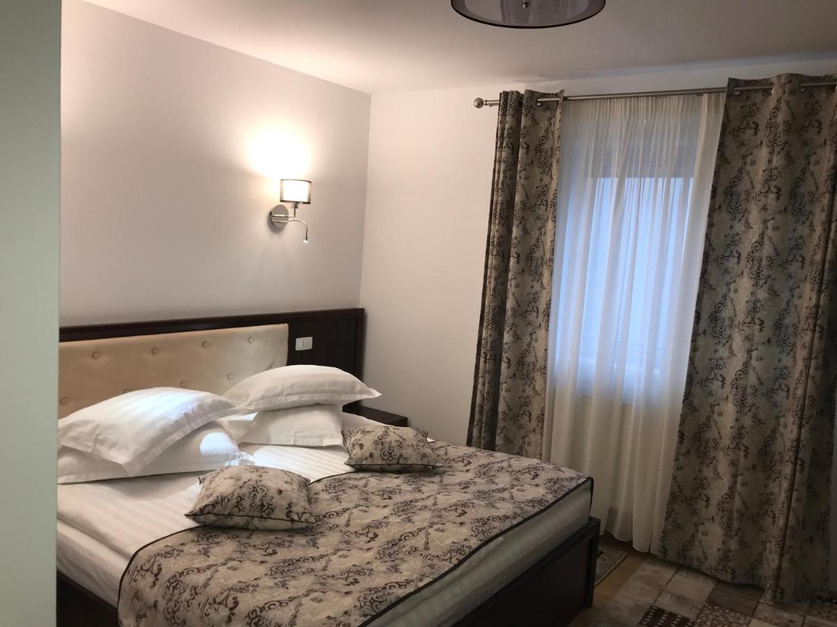 Casa Pino Hotel Brasov Ngoại thất bức ảnh