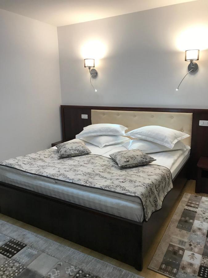 Casa Pino Hotel Brasov Ngoại thất bức ảnh